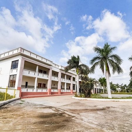 Oyo 48251 Dsr Grand Hotel Krishnagiri Exterior foto
