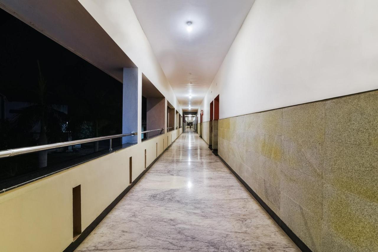Oyo 48251 Dsr Grand Hotel Krishnagiri Exterior foto